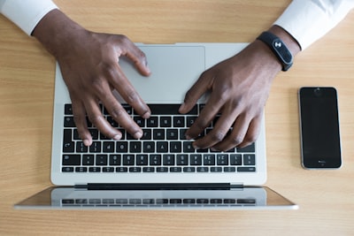 5 Ecommerce Customer Service Trends Boosting Sales in 2023