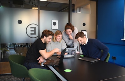 Essential Roles of Customer Service Associates in Ecommerce Success